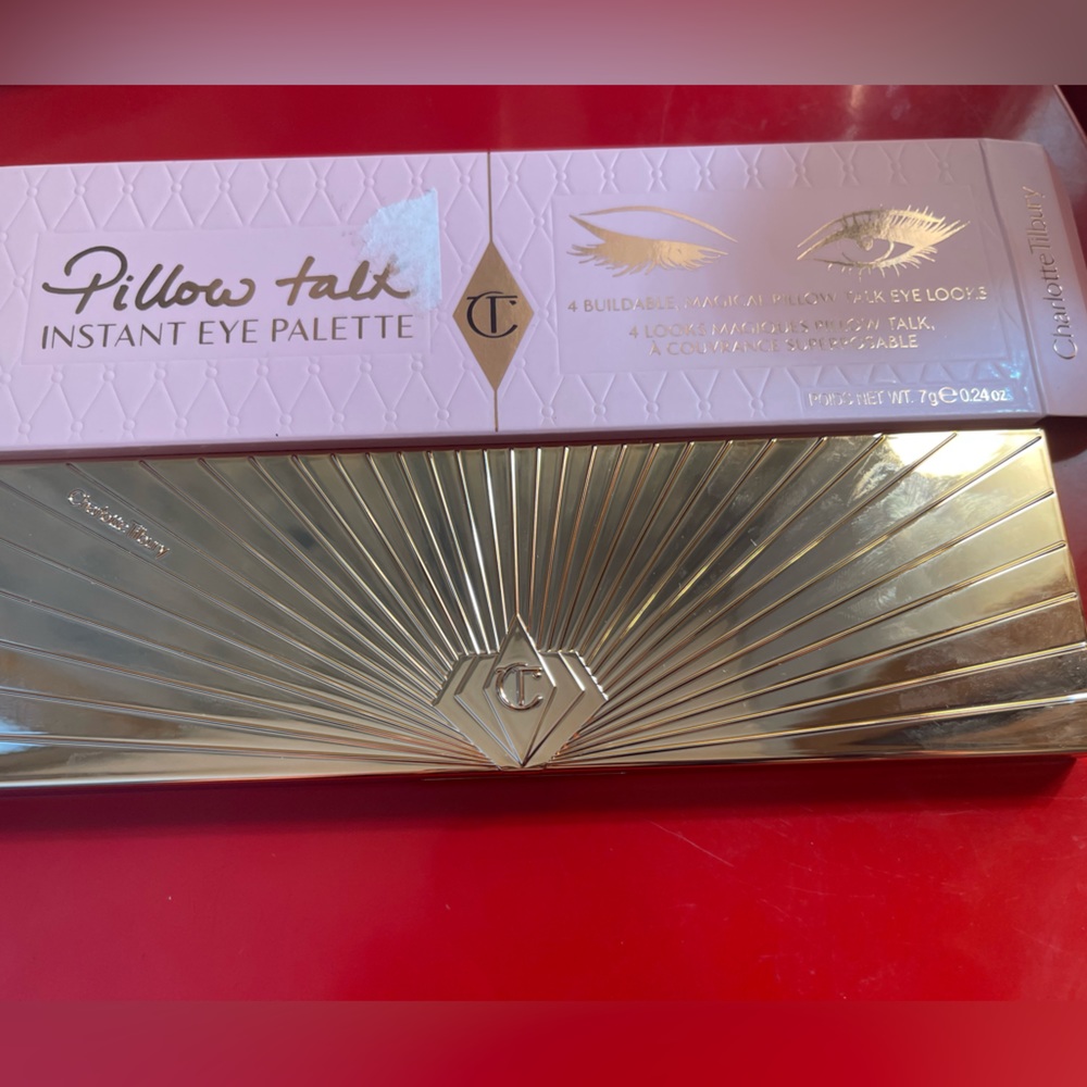 Charlotte Tilbury Instant Eye Pillow Talk